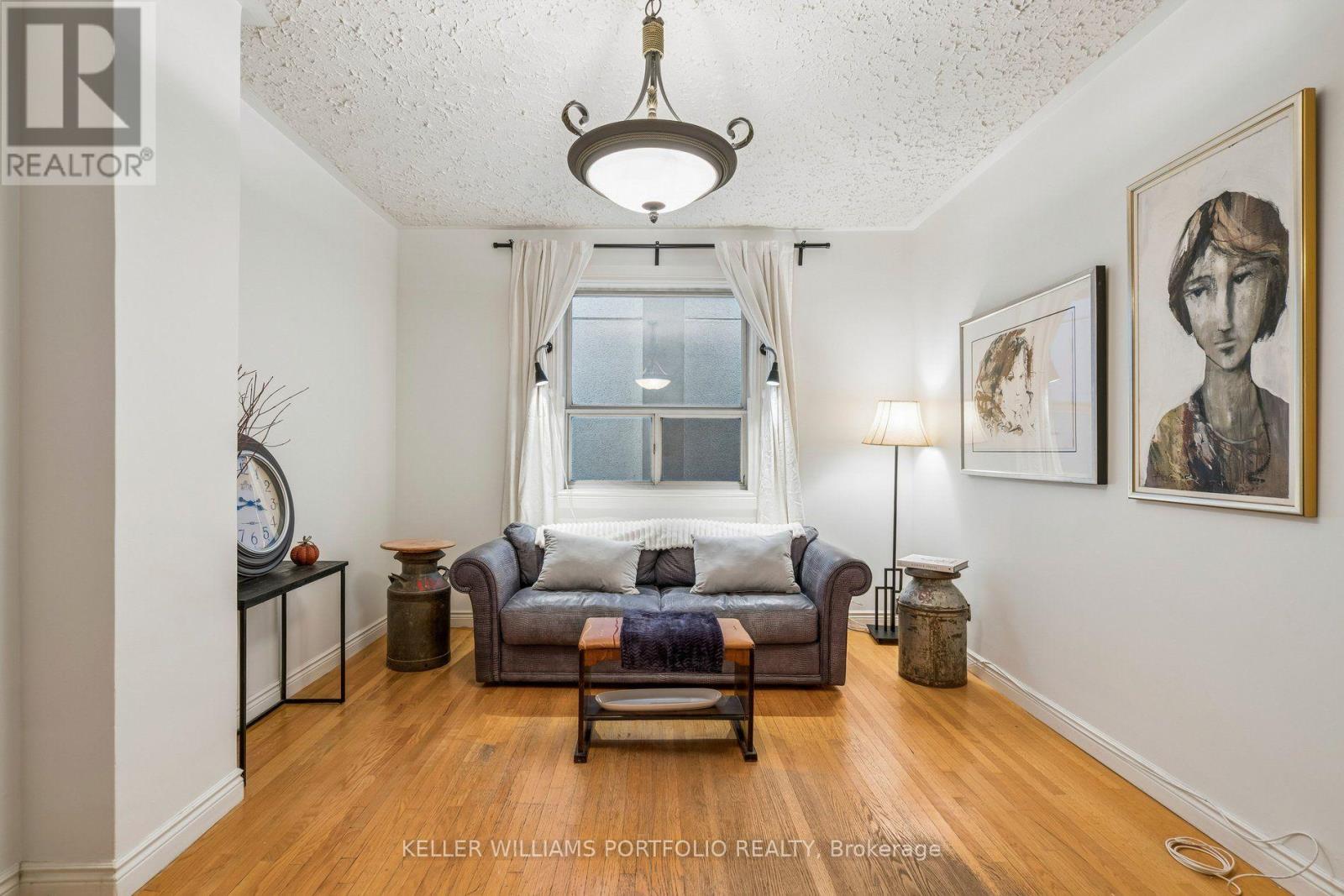 197 Yarmouth Road, Toronto, ON photo 3
