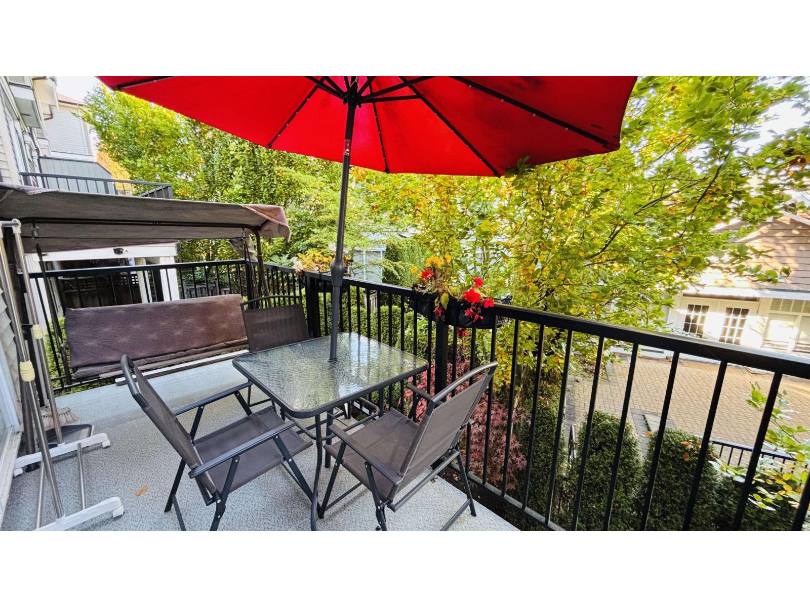 Photo of 24 14356 63A AVENUE 18