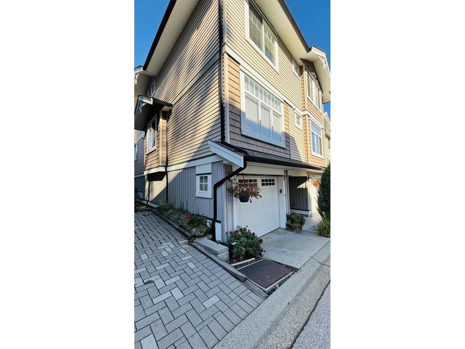 Photo of 24 14356 63A AVENUE 33