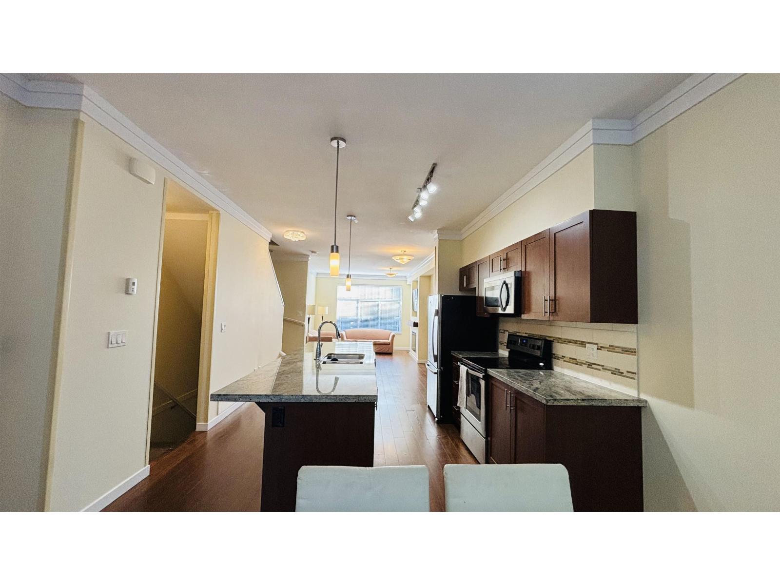 Photo of 24 14356 63A AVENUE 15