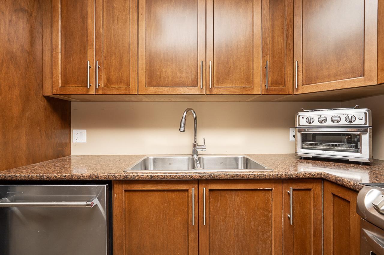303 33464 GEORGE FERGUSON WAY, Abbotsford - Image 1