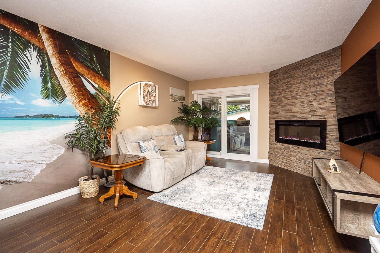 303 33464 GEORGE FERGUSON WAY, Abbotsford - Image 1