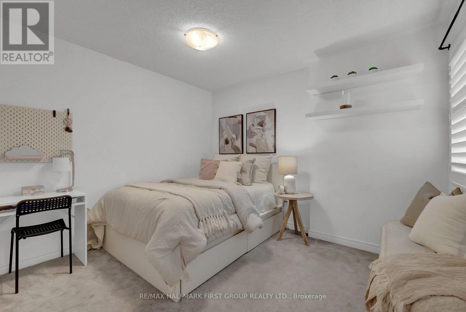 92 SHERRINGTON DRIVE - 20