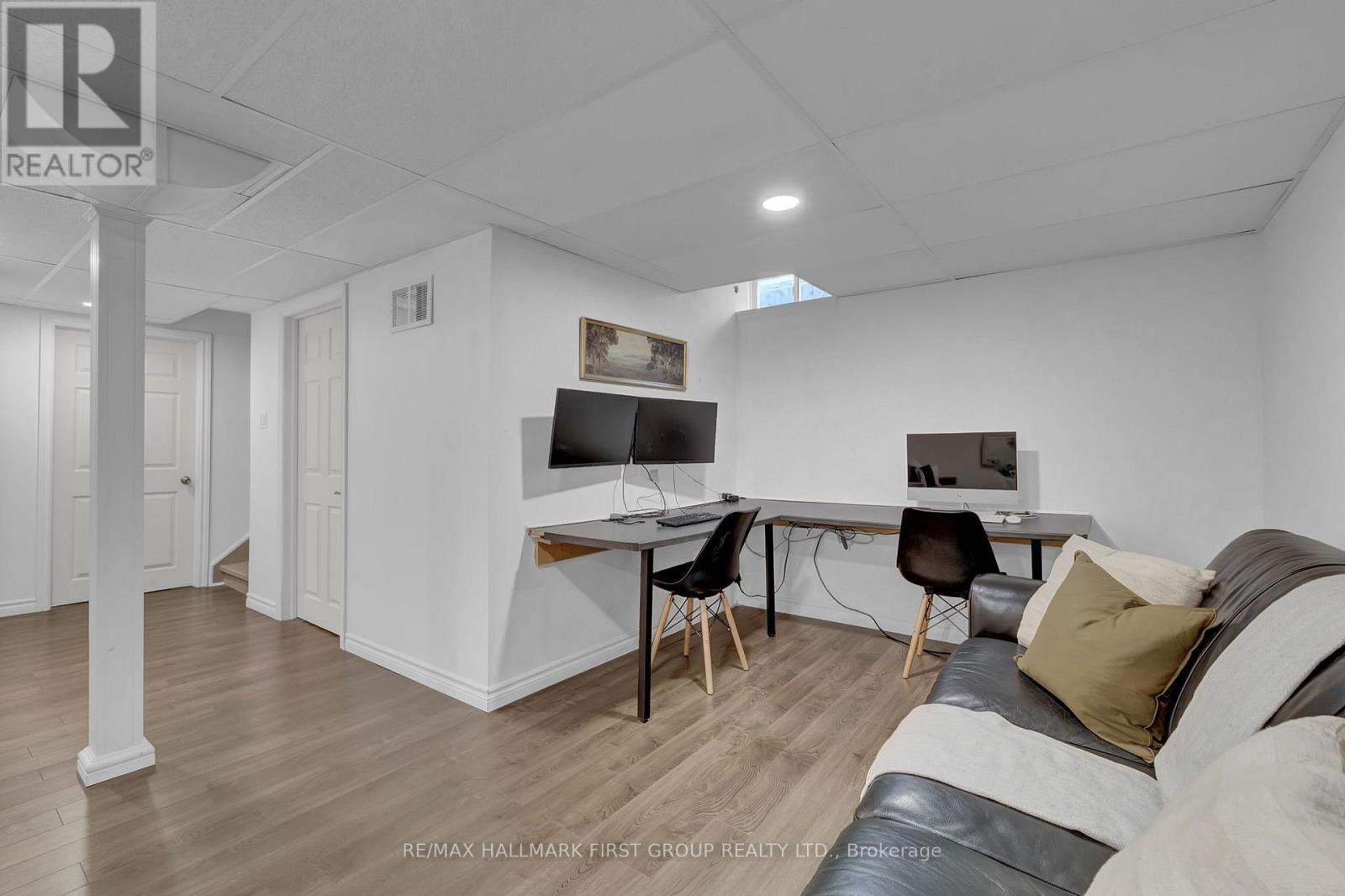 92 SHERRINGTON DRIVE - 26