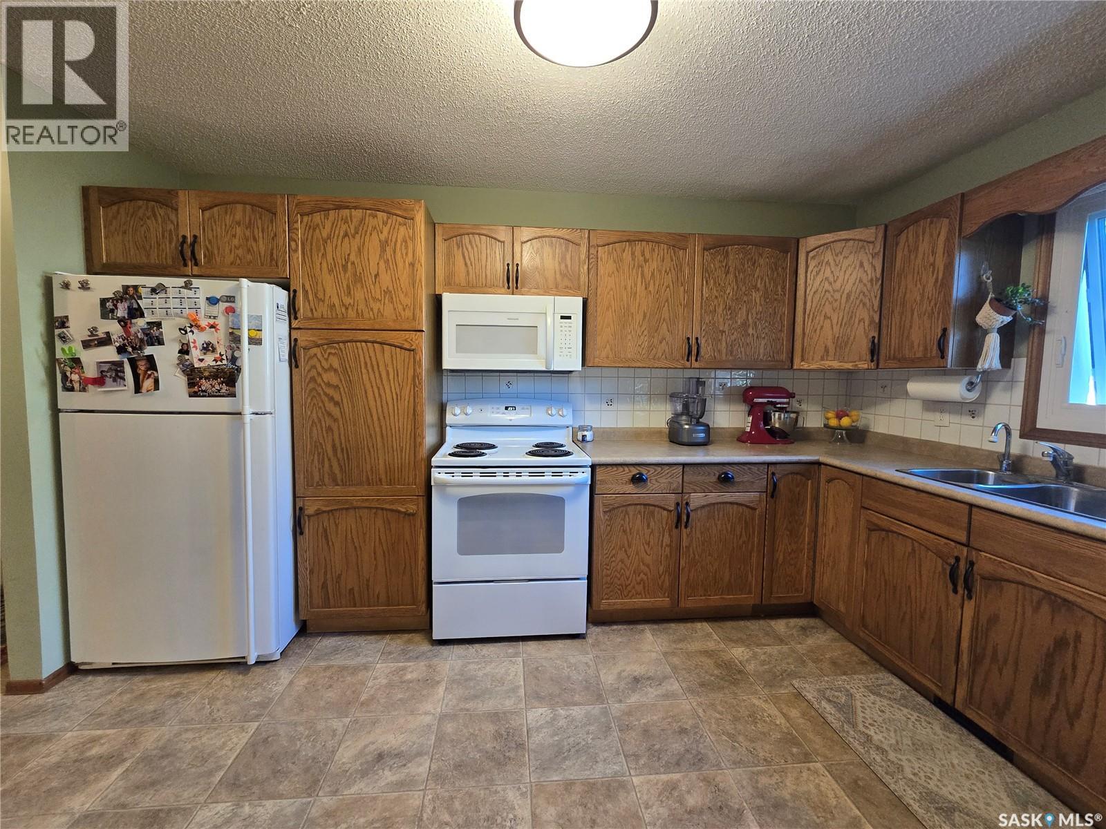 292 7th AVENUE, Broadview — photo 11