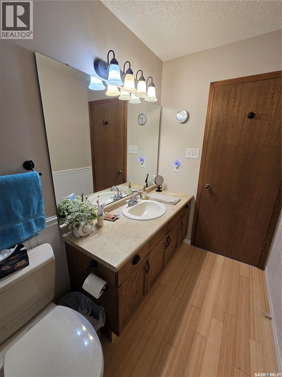 292 7th AVENUE, Broadview — photo 31