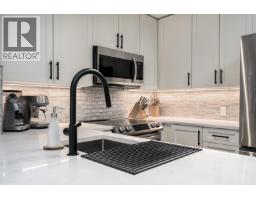 305 124 W 3rd Street, North Vancouver, BC V7M1E8 Photo 9