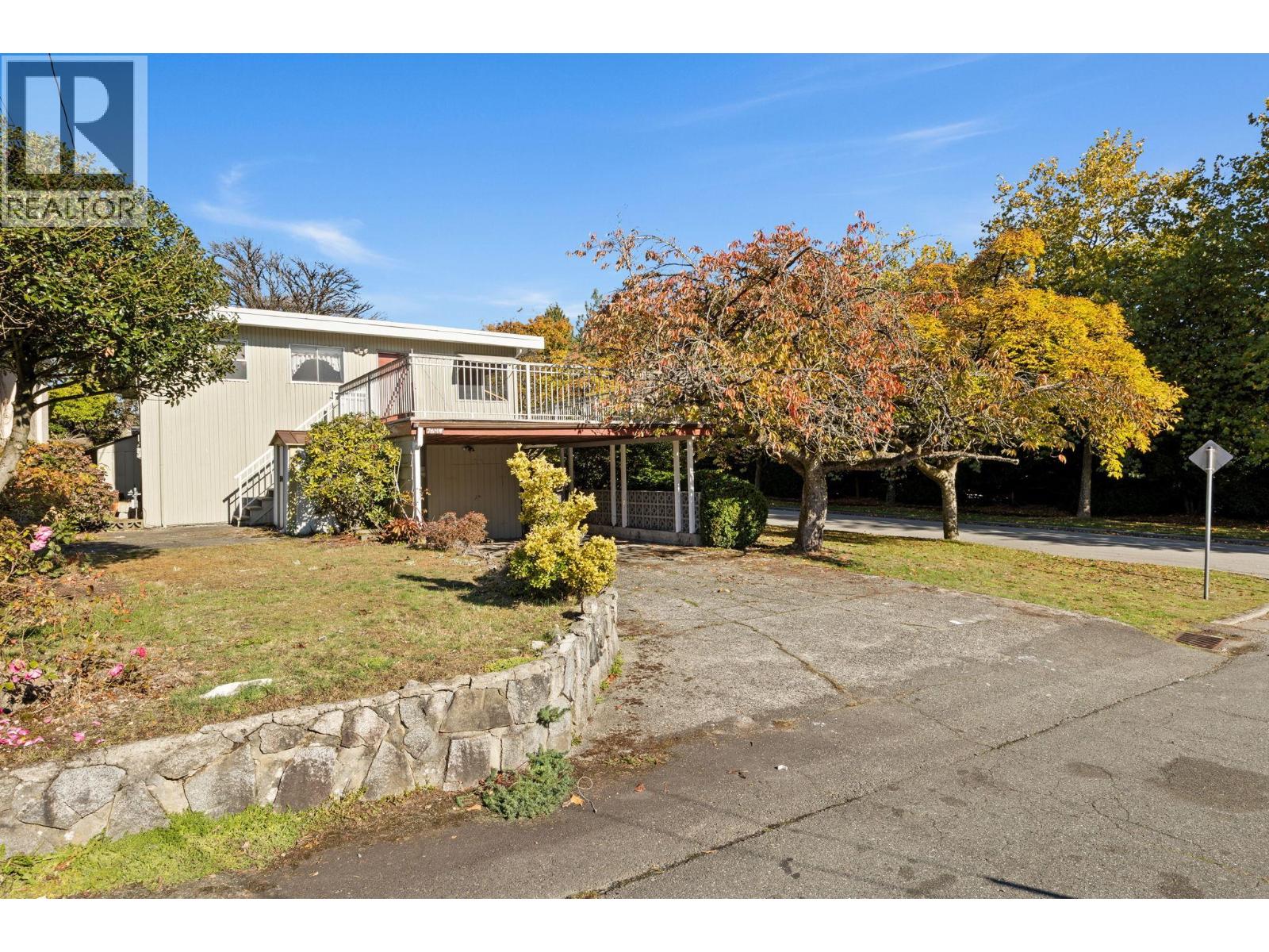 Photo of 7649 VIVIAN DRIVE 10