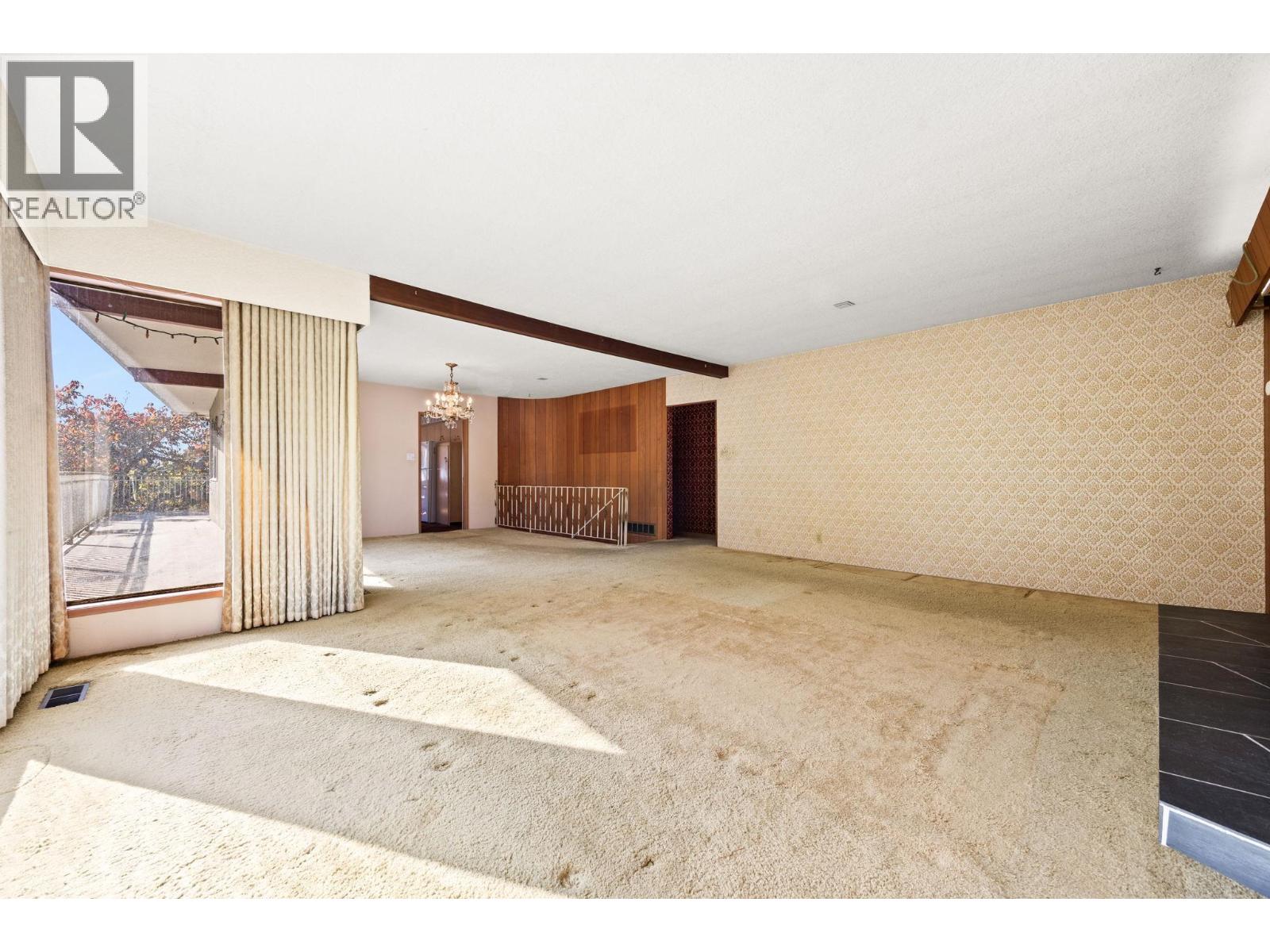 Photo of 7649 VIVIAN DRIVE 15