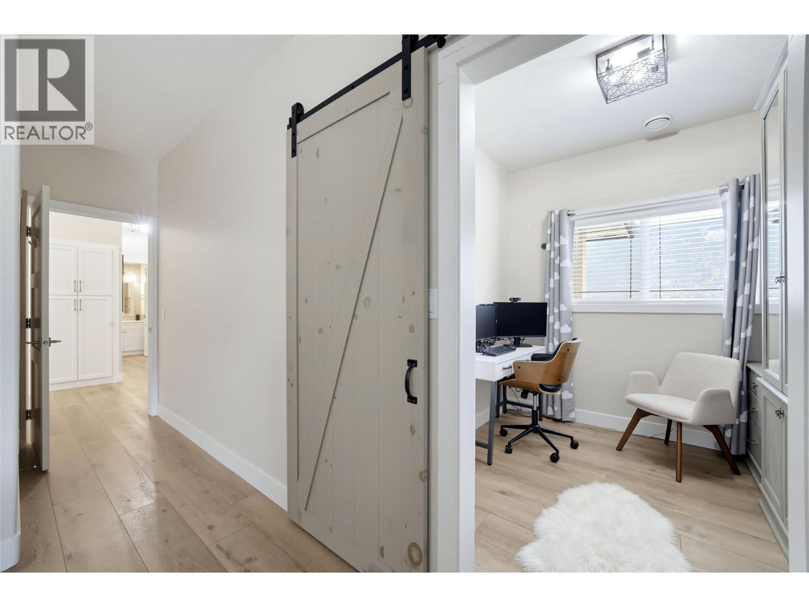 #28 714 Riverside Avenue - 29