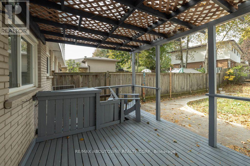 4 GLAMIS COURT, Hamilton (Gilkson) — photo 9