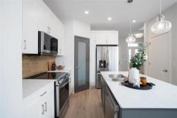 121 Moonlight Bay, Winnipeg, MB R3Y2E8 Photo 9