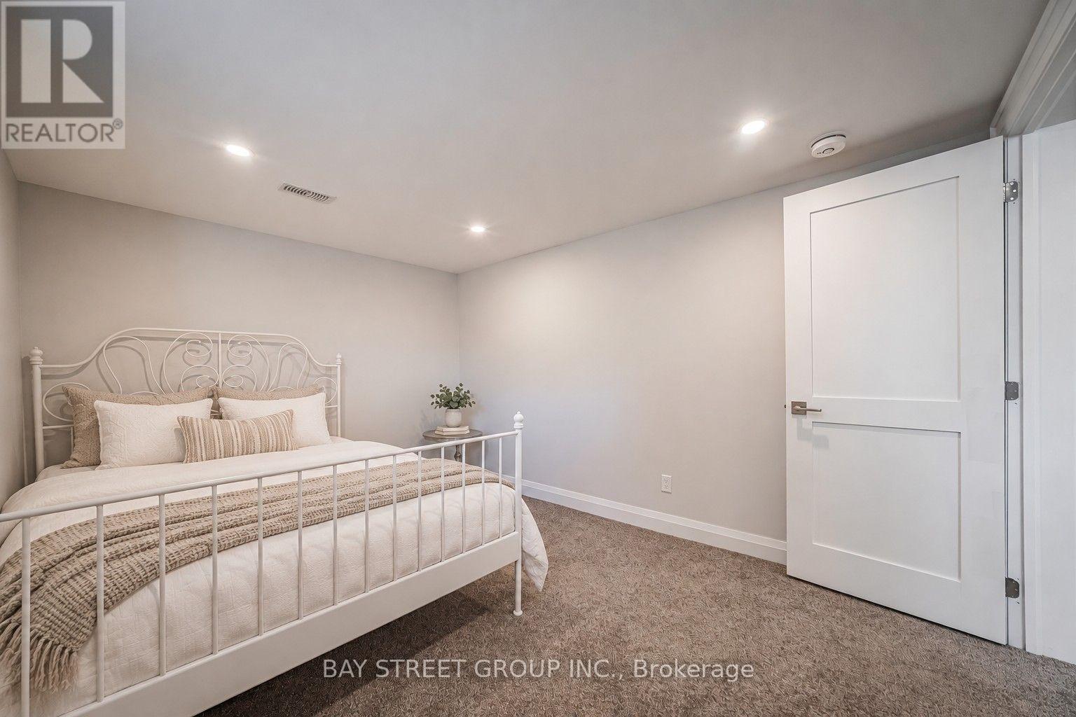 428 BROWNFIELD GARDENS - 33