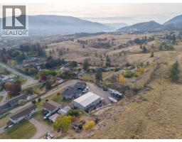Living room - 200 West Bench Drive, Penticton, BC V2A8X8 Photo 6