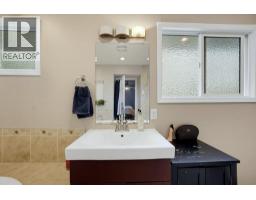 1910 30 Street Se, Salmon Arm, BC V1E2E6 Photo 35