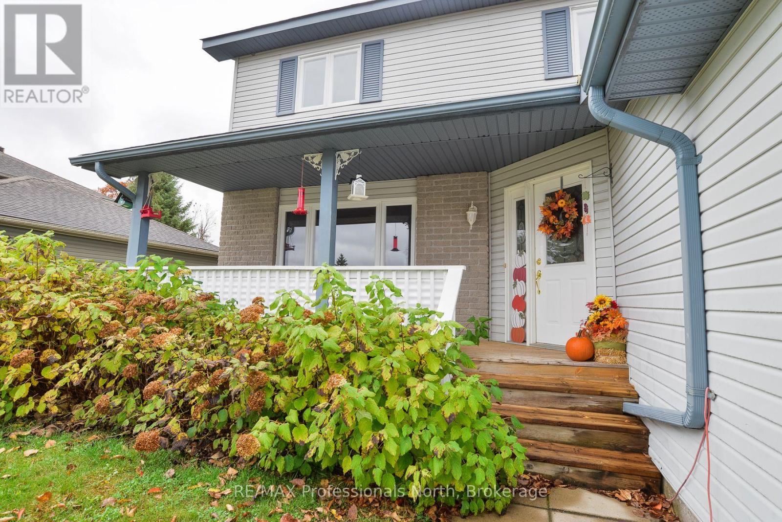34 KILLDEER CRESCENT, Bracebridge (Monck (Bracebridge)) — photo 2