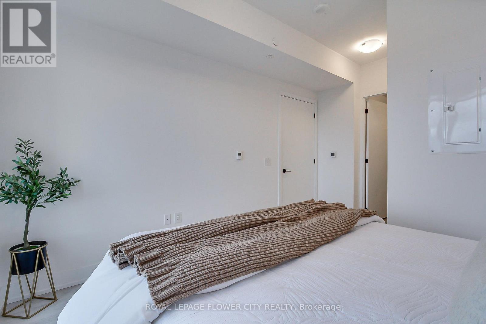 #239 2450 OLD BRONTE ROAD - 24