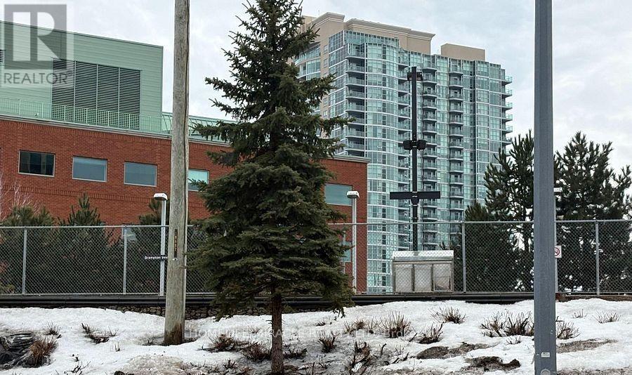 4 - 0 MAIN STREET N, Brampton (Downtown Brampton) — photo 3