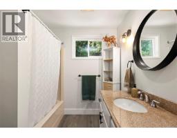 770 Knight Rd, Comox, BC V9M3T3 Photo 21