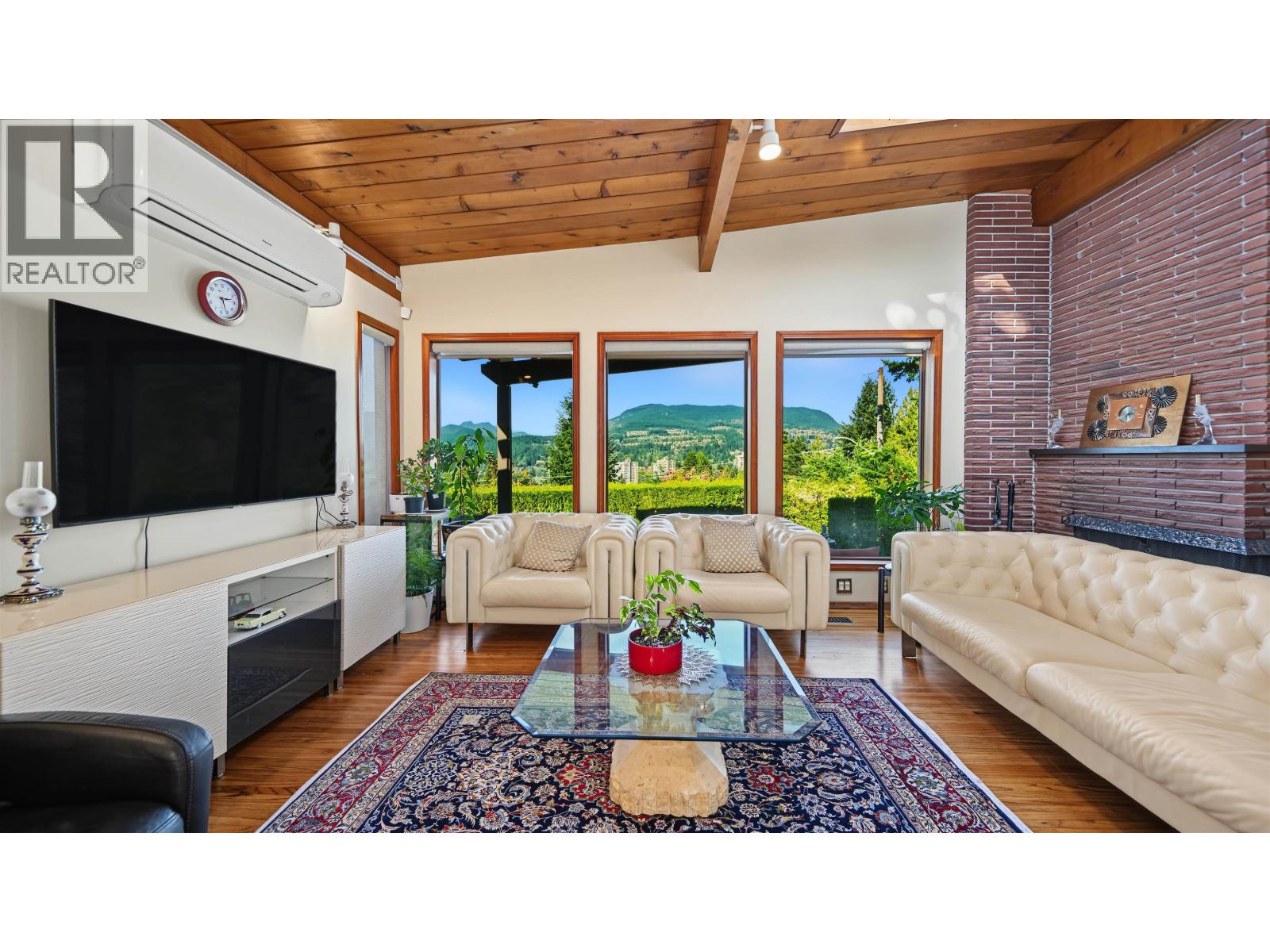 Property for sale at 2206 PINECREST AVENUE