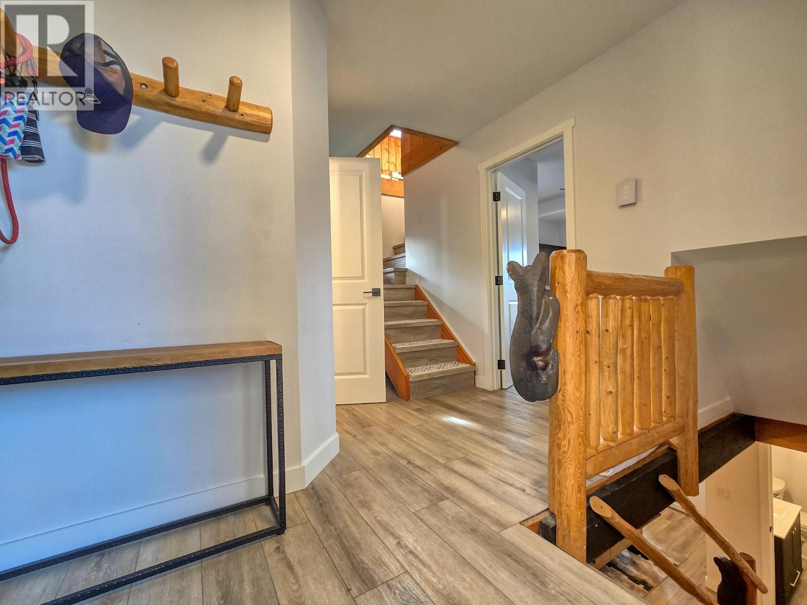 449 LAKEVIEW Place - 12