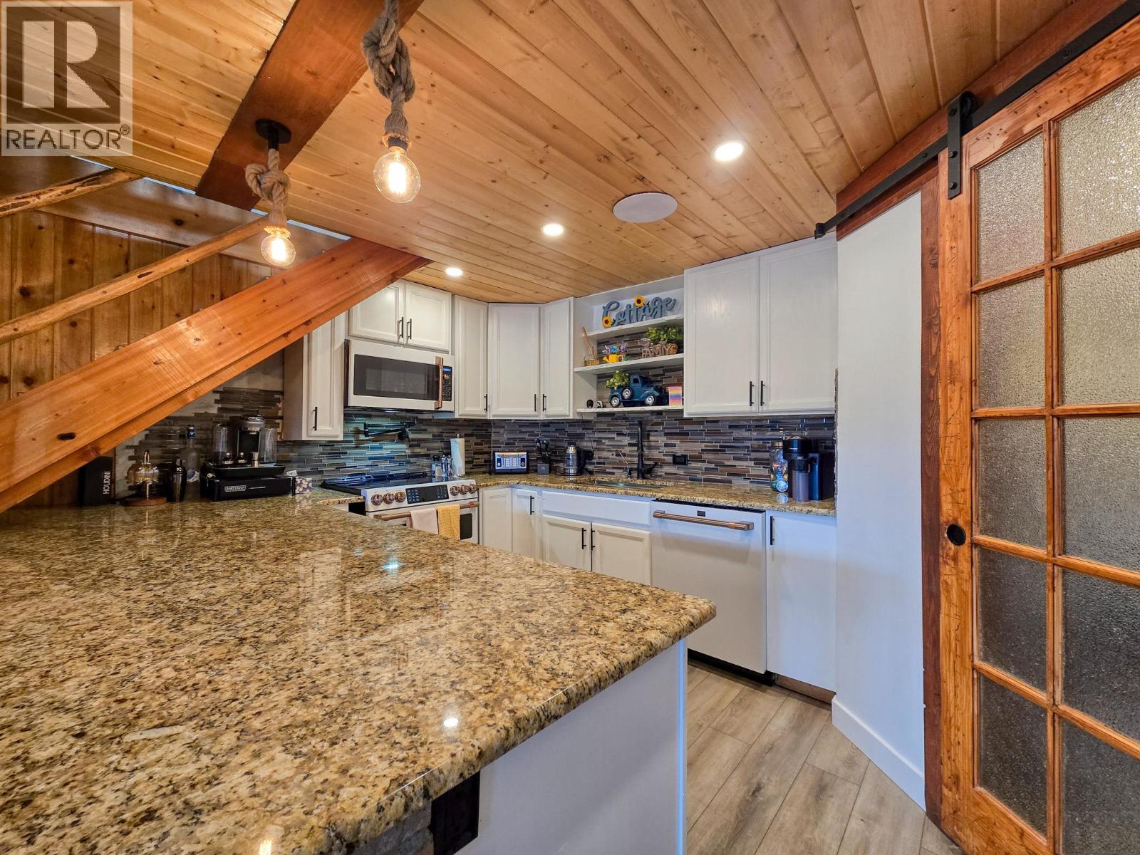 449 LAKEVIEW Place - 39