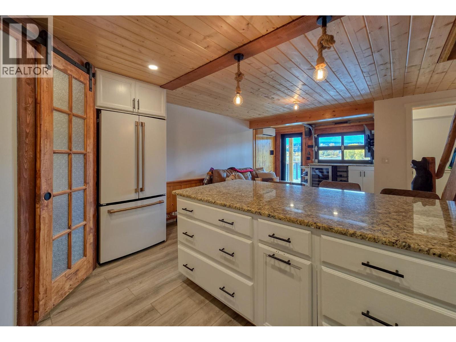 449 LAKEVIEW Place - 42