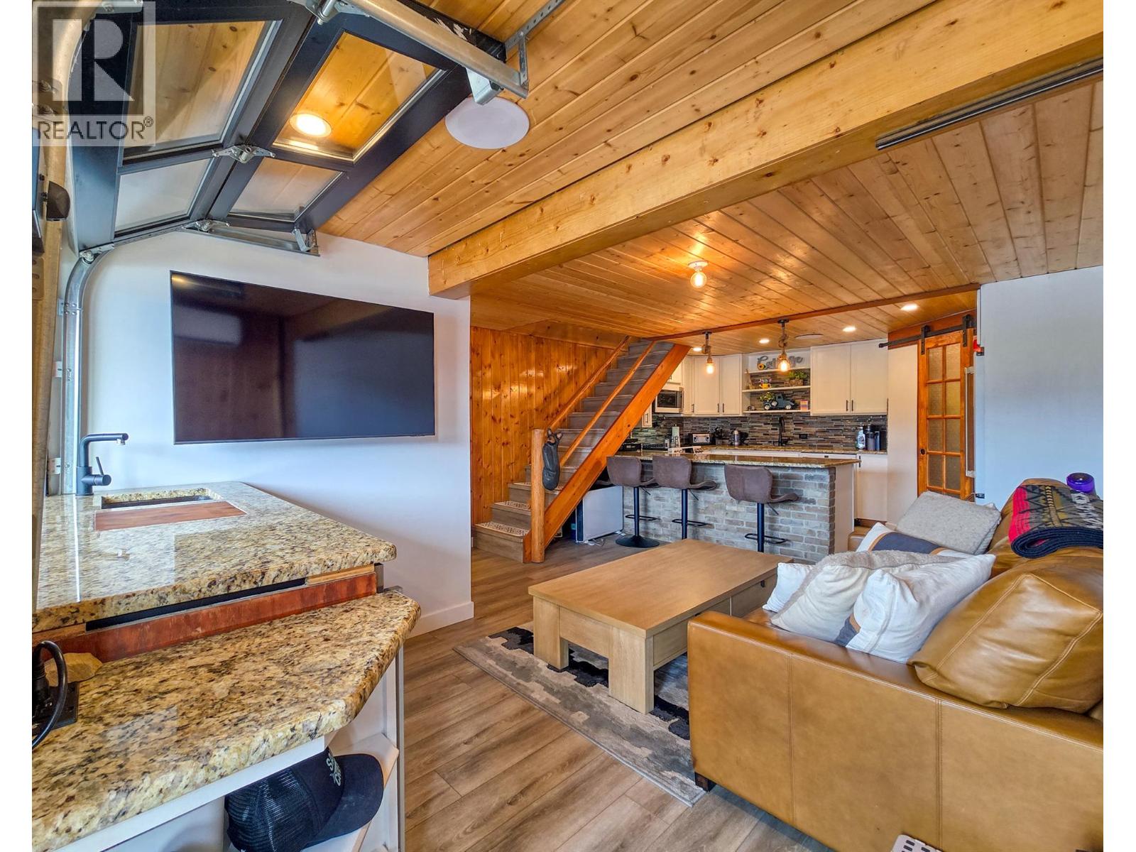 449 LAKEVIEW Place - 66