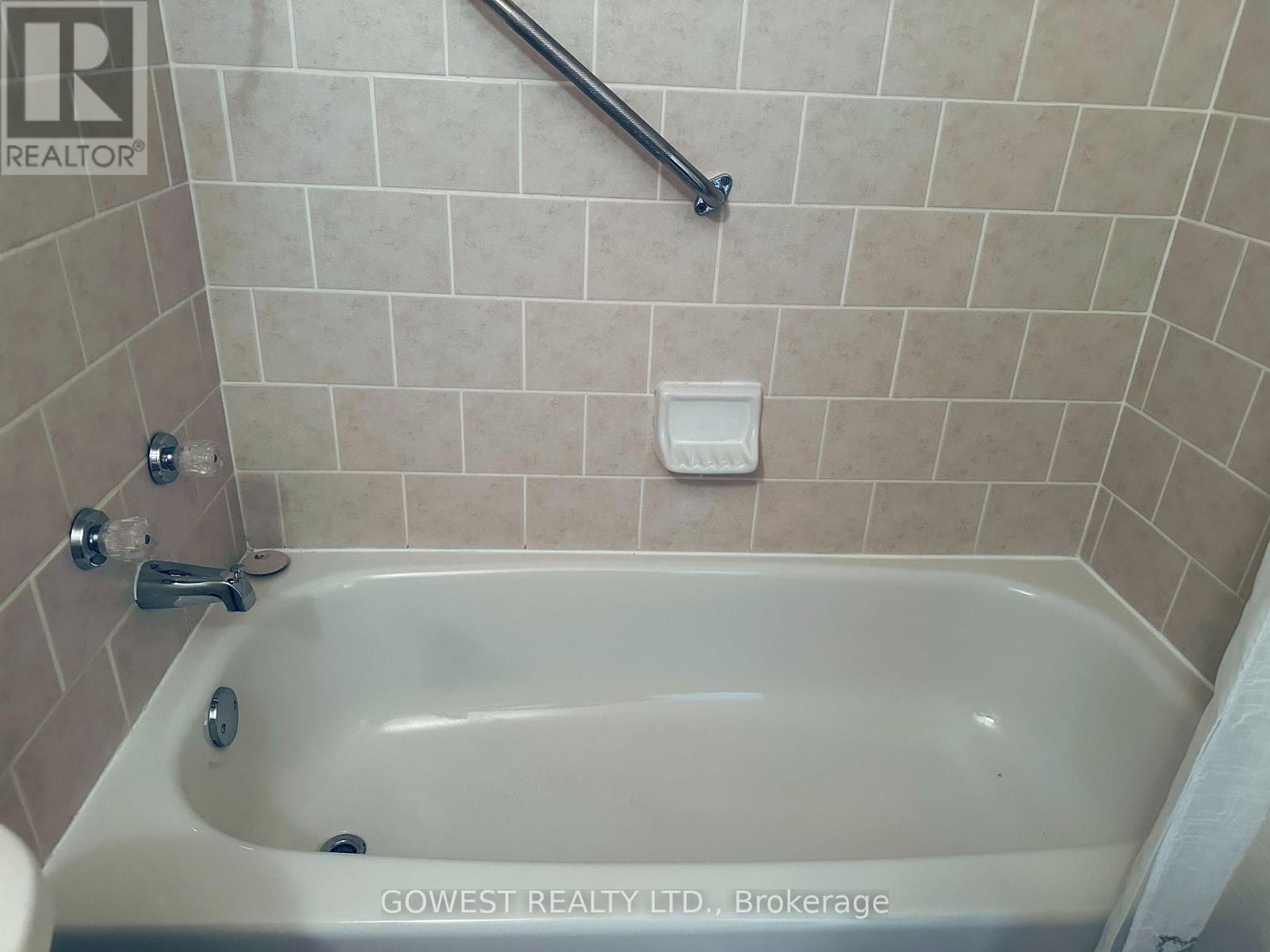 #105 11 FONTENAY COURT - 14
