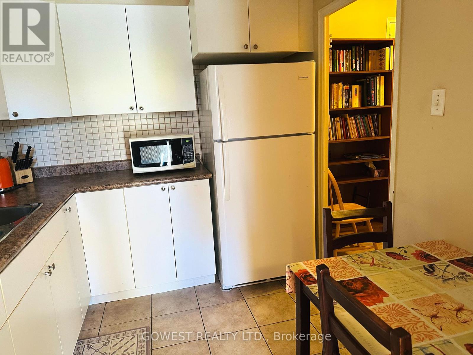 #105 11 FONTENAY COURT - 15