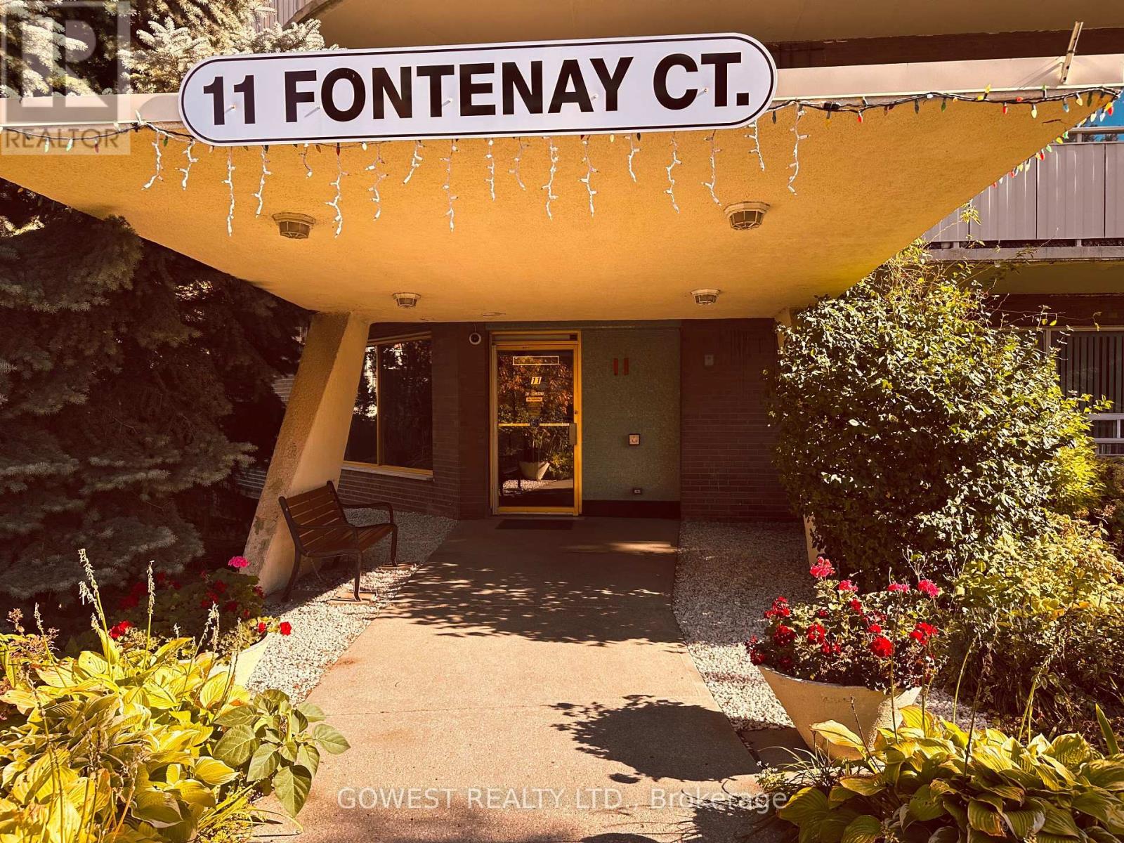 #105 11 FONTENAY COURT - 23