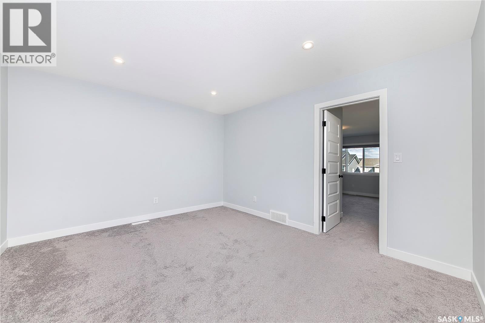 528 Myles Heidt MANOR, Saskatoon — photo 17
