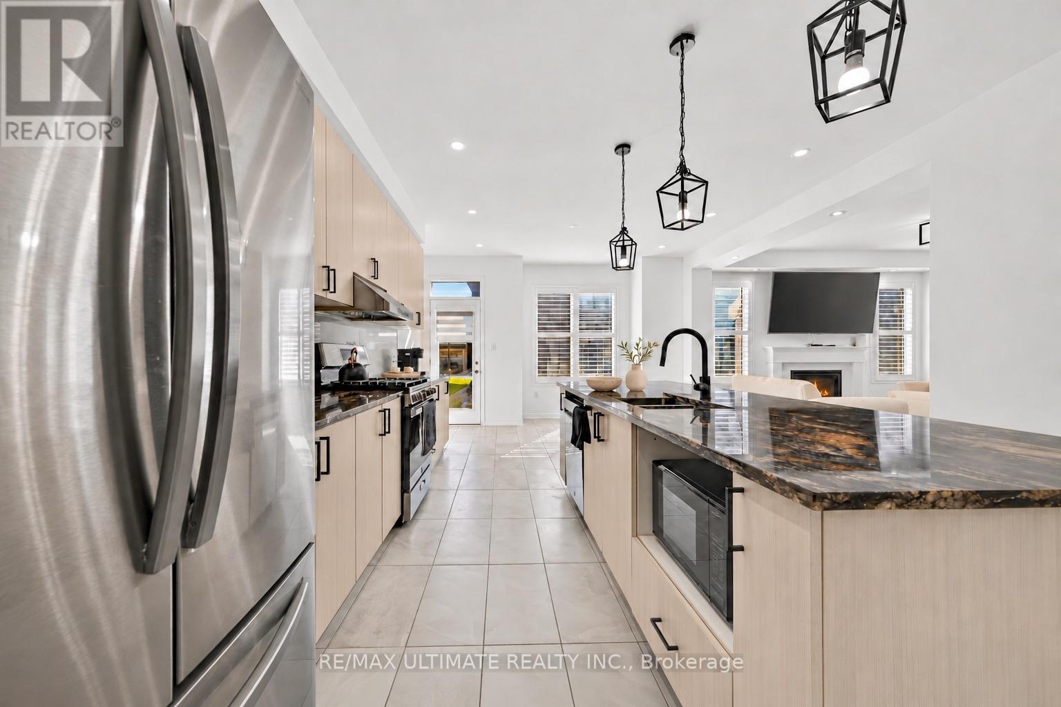 2885 FOXDEN SQUARE - 24
