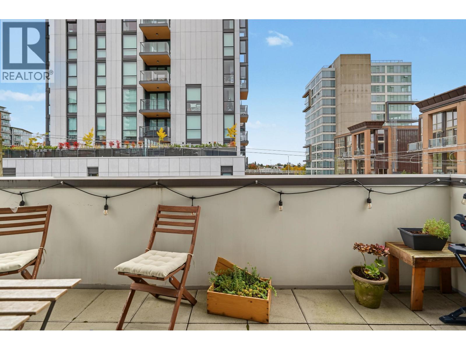 Photo of 401 1510 W 6TH AVENUE 19