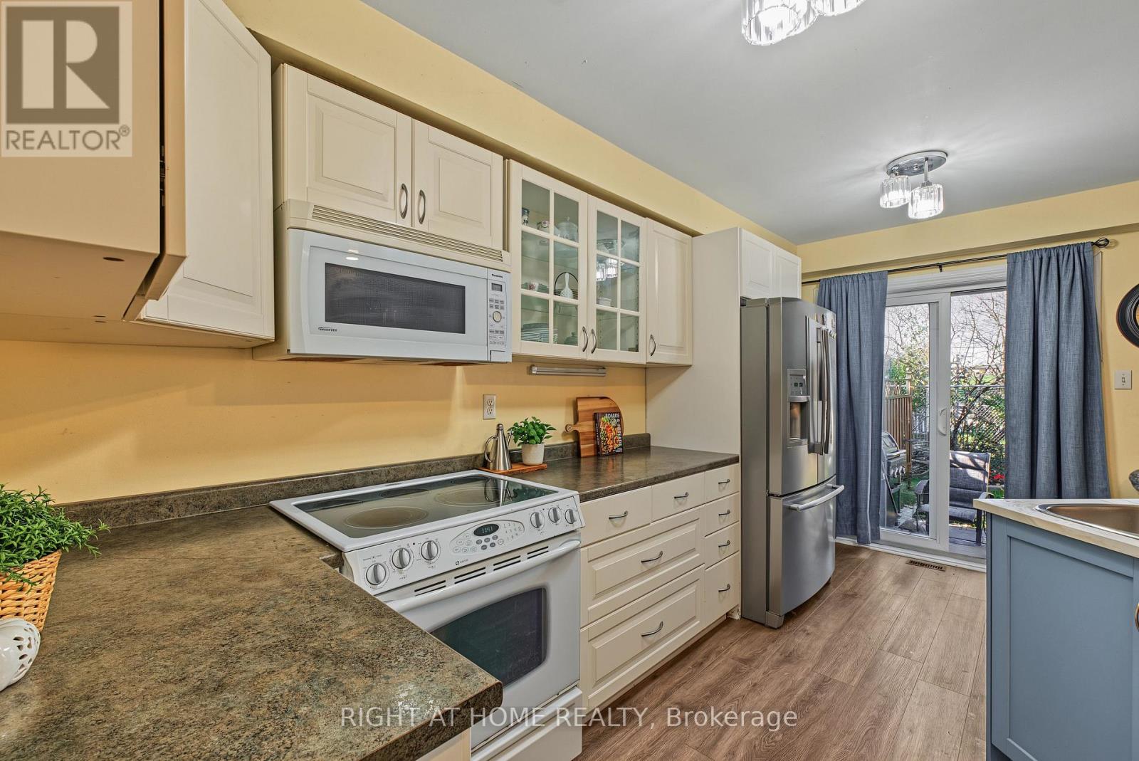 2158 FERGUSON STREET - 13