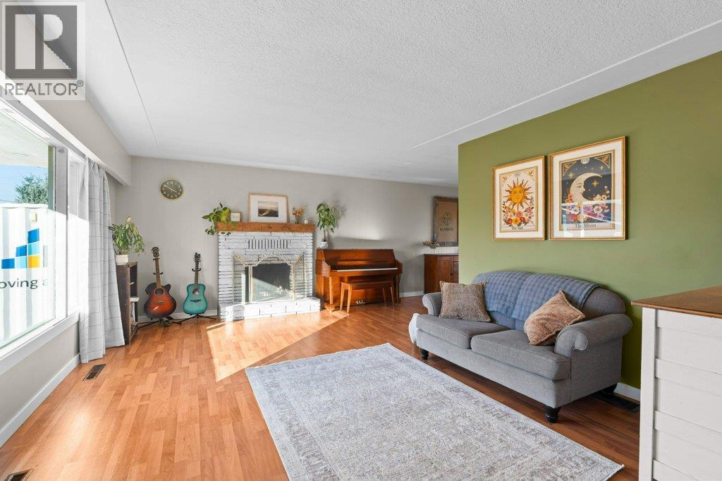 4311 25 Street - 9
