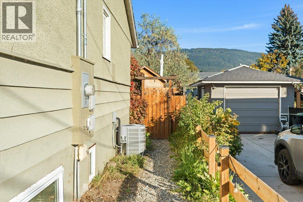 4311 25 Street - 53