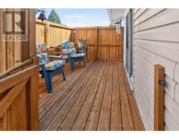 Living room - 354 Oak Street, Gananoque, ON K7G2R6 Photo 6