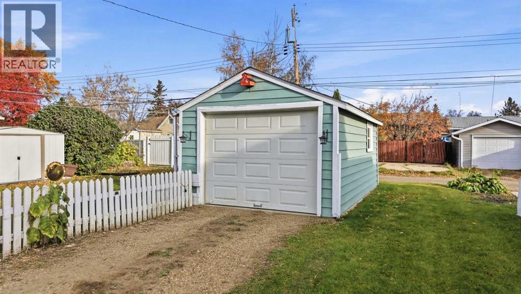 Listing photo – 5112 47 Avenue, Ponoka