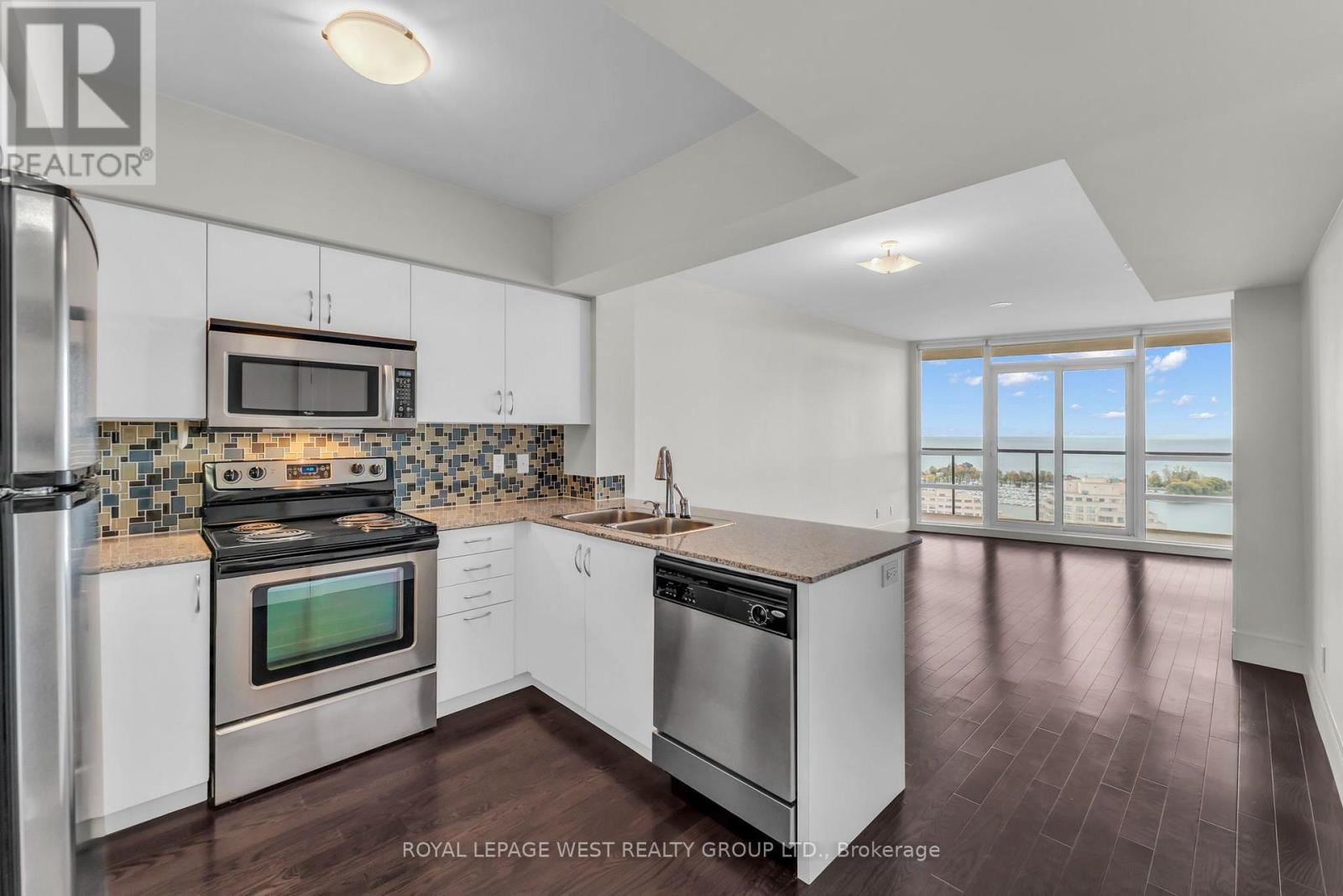 2201 - 15 LEGION ROAD, Toronto (Mimico) — photo 8