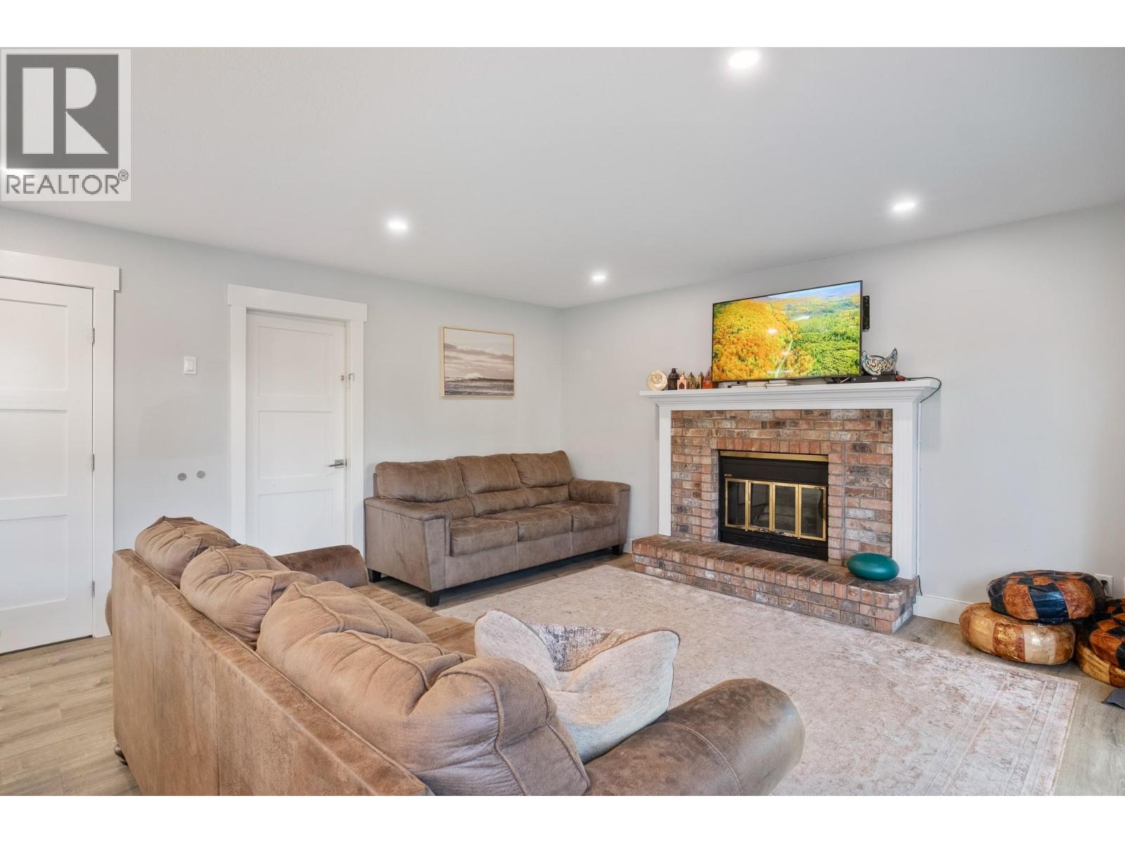  1042 Wintergreen Drive, Kelowna