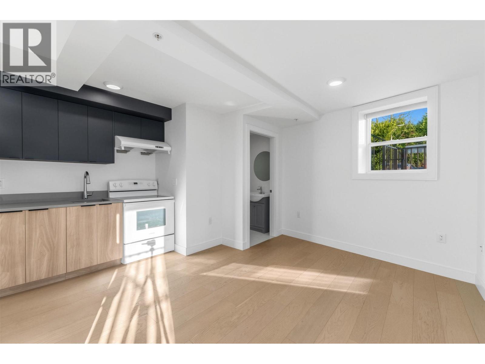 Photo of 7359 OAK STREET 14