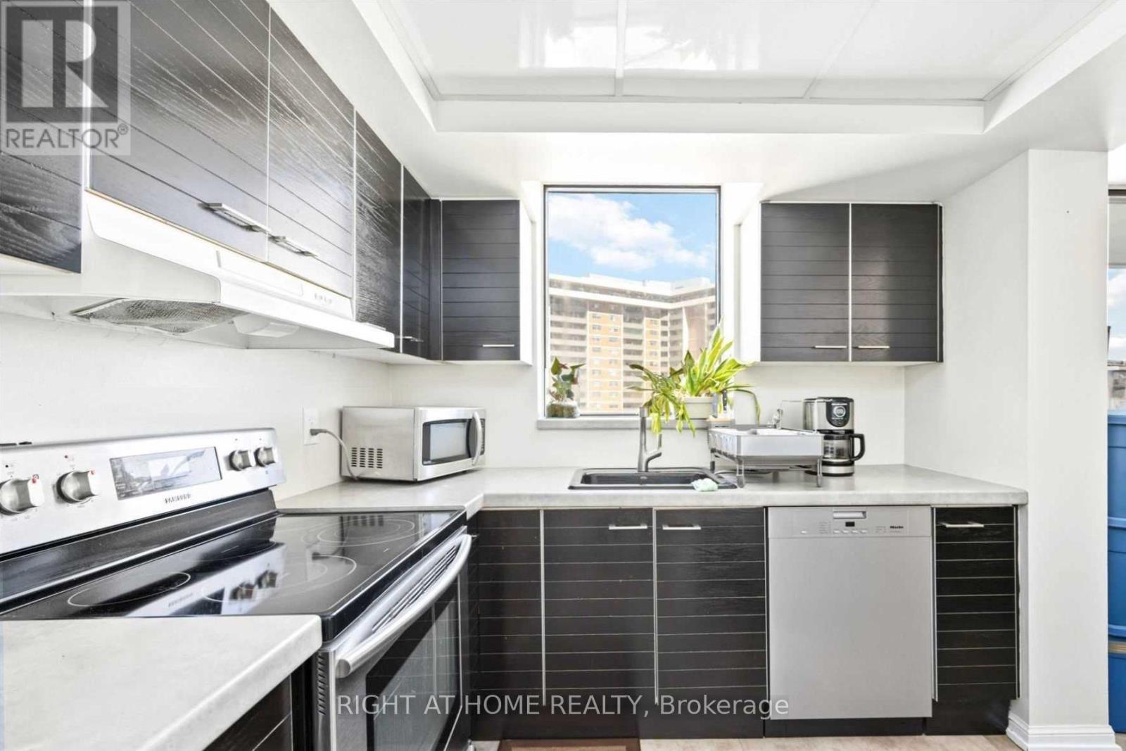 1404 - 757 VICTORIA PARK AVENUE E, Toronto (Oakridge) — photo 12