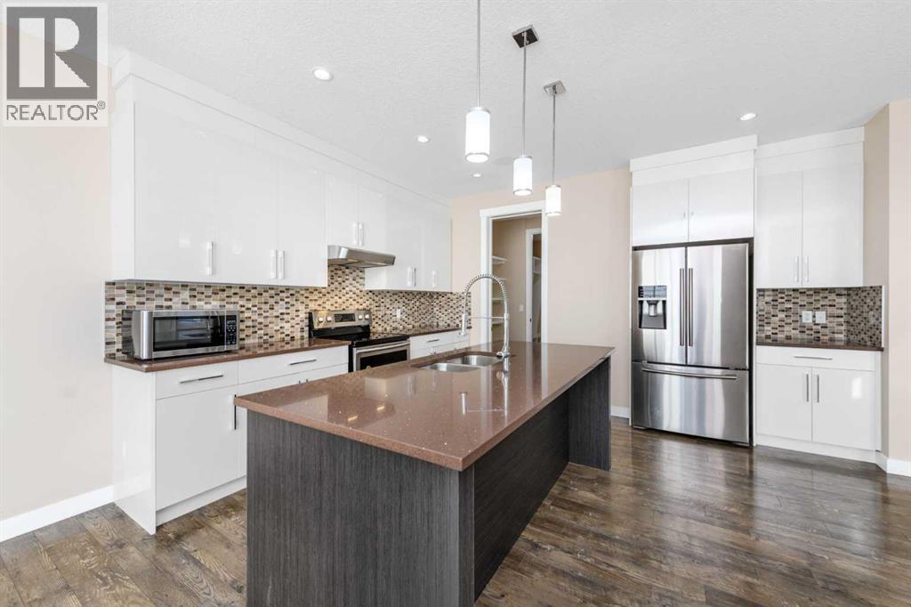 244 Baysprings Gardens SW, Airdrie — photo 4