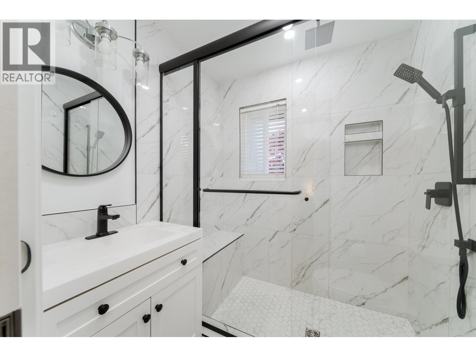 Photo of 327 MOUNT ROYAL COURT 29