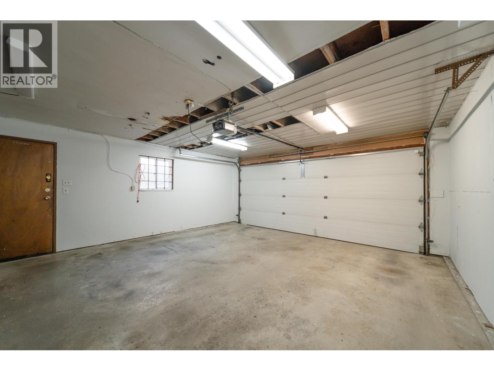 Photo of 327 MOUNT ROYAL COURT 38