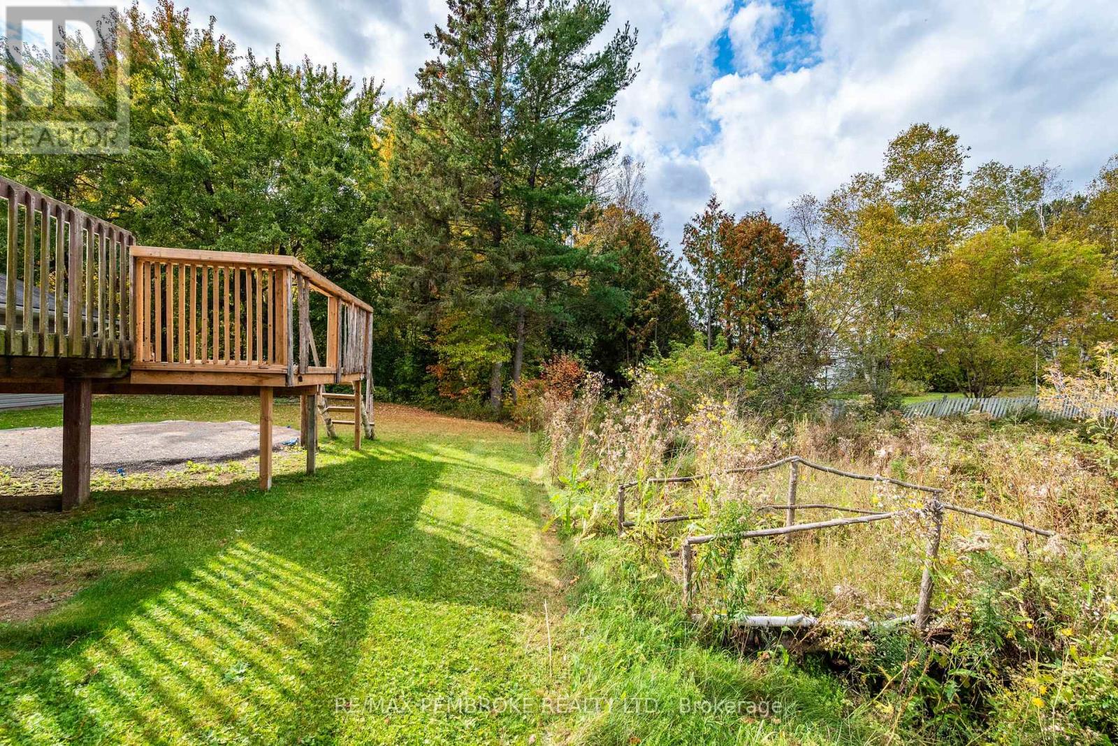 18 JOSEPH STREET, Laurentian Hills — photo 10