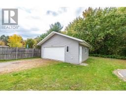 Bathroom - 18 Joseph Street, Laurentian Hills, ON K0J1J0 Photo 6