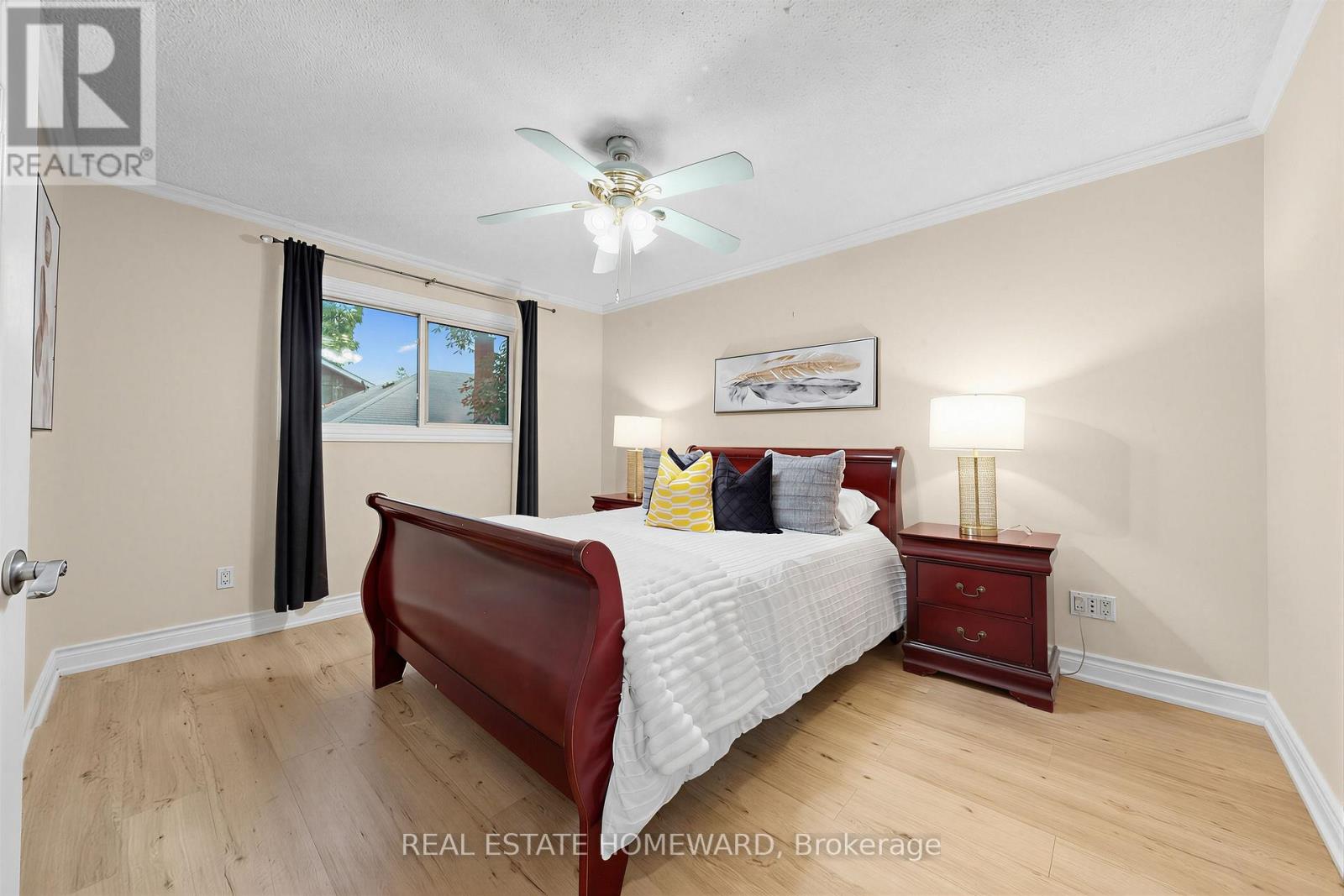621 Byron Street South, Whitby, ON photo 18