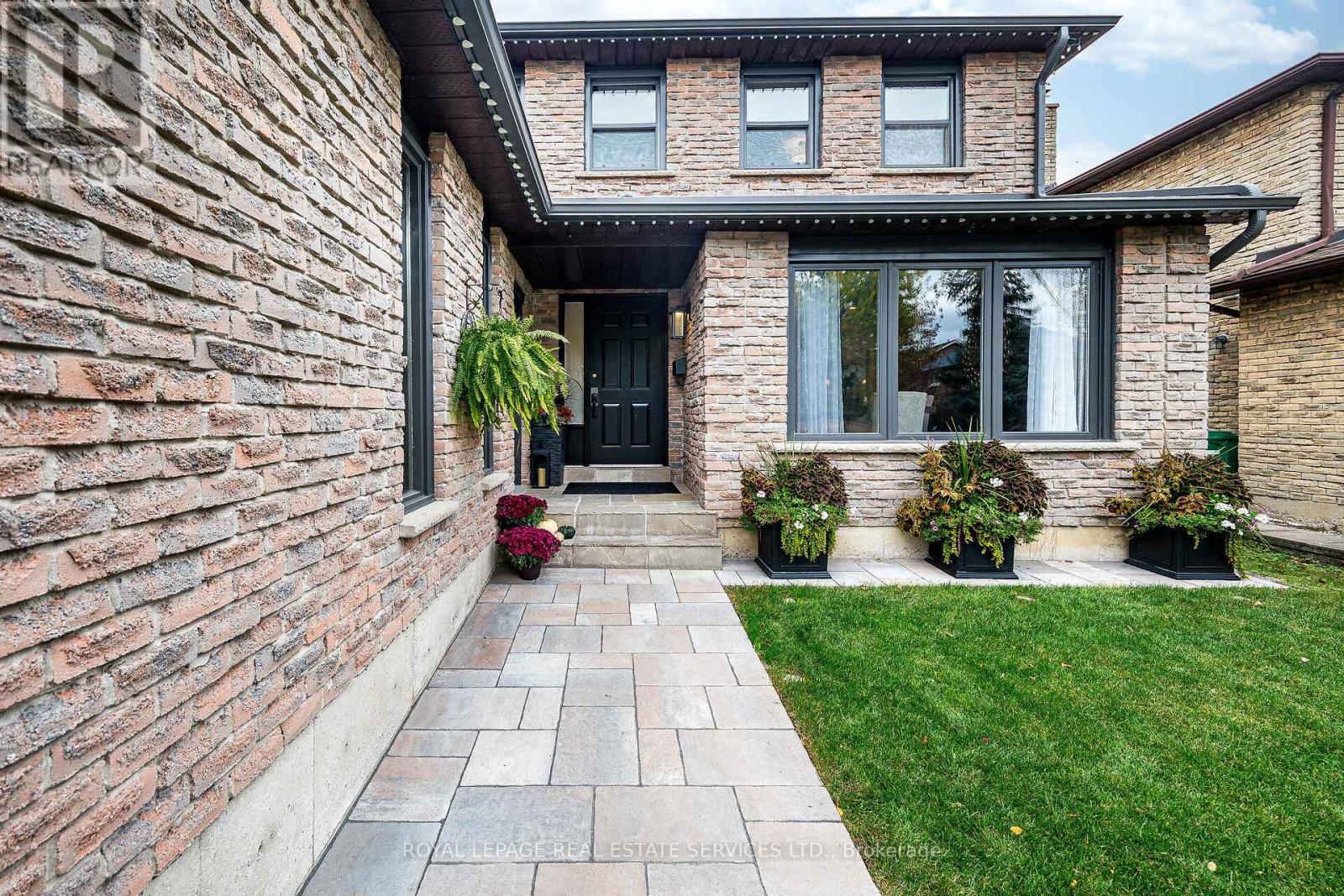 1045 Mannington Lane, Mississauga, ON photo 5